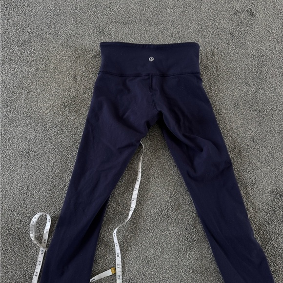 Lululemon leggings size 2 - Picture 3 of 6